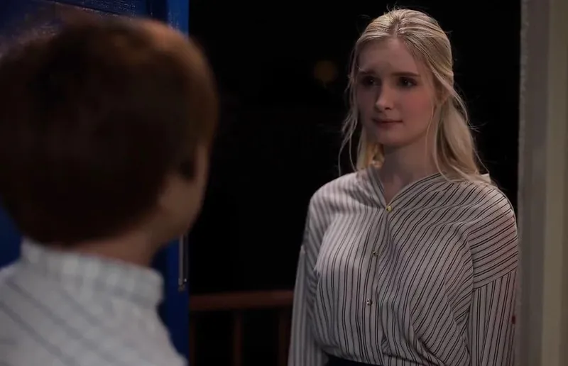 Cô đơn nơi xứ lạ với gã chồng già, vợ tây được ông anh hàng xóm an ủi